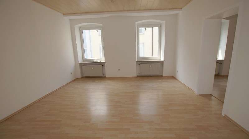 Etagenwohnung Straubing - 3 Zimmer, 82 m&sup2;, 550&euro; | Angebot:27347541