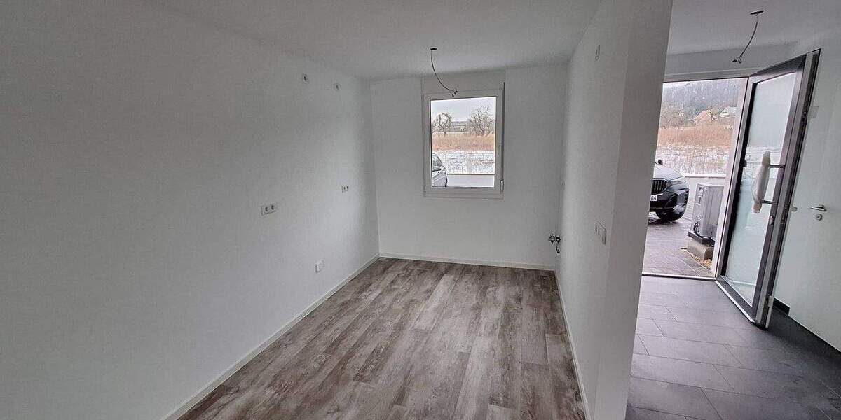 Mehrfamilienhaus, Wohnhaus Pirna - 5 Zimmer, 120 m&sup2;, 1.550&euro; | Angebot:24973149