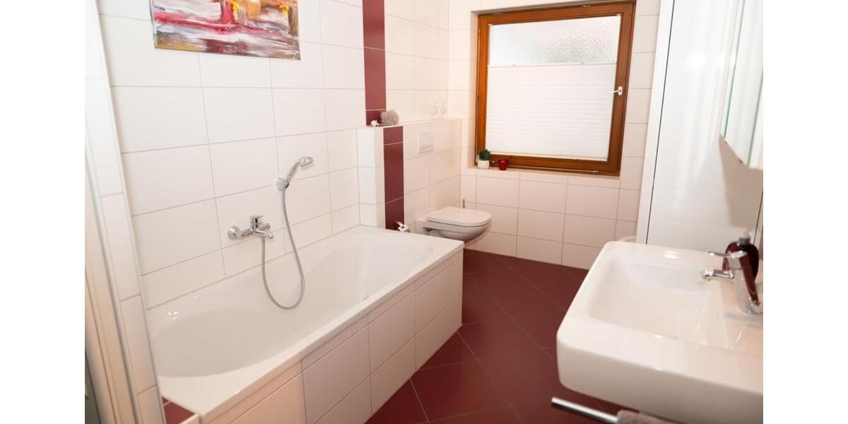 Bauernhaus, Landhaus Bad Wünnenberg - 14 Zimmer, 330 m&sup2;, 420.000&euro; | Angebot:27128279