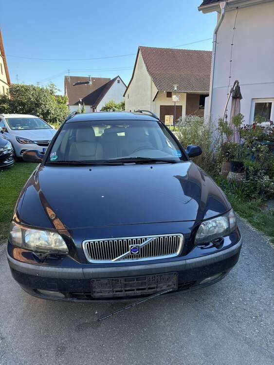 Volvo V70 421.696 km 400 € Obermarchtal 89611