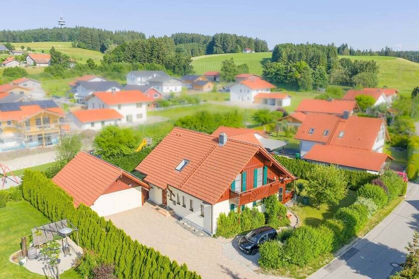 Gemütliches Einfamilienhaus mit EinliegerWohnung und 1.156 m² Grundstück in Rettenbach am Auerberg!