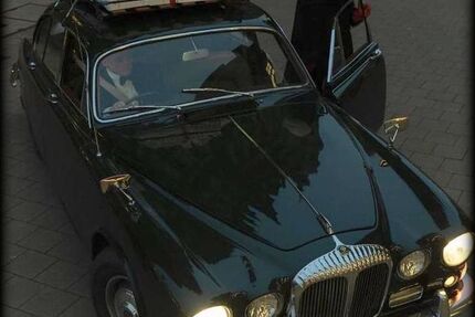 Jaguar Daimler 75.798 km 39.450 &euro; Hamburg 22587