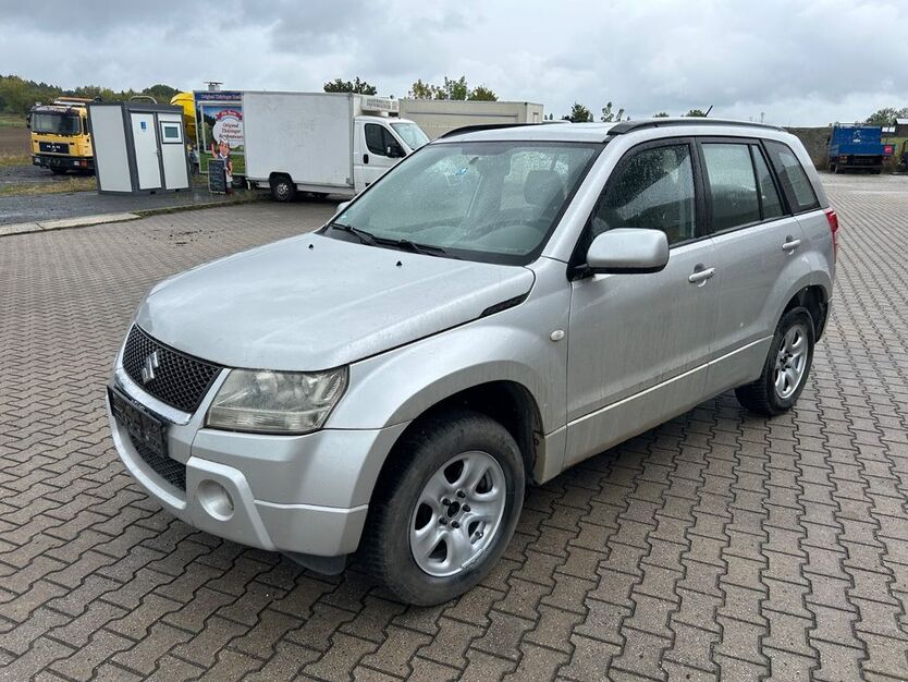 Suzuki Grand Vitara 198.443 km 4.950 € Bürgel OT Silbertal 07616