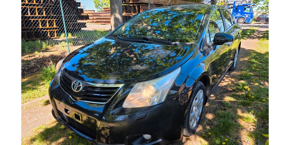 Toyota Avensis 143.341 km 4.999 &euro; Mittenwalde 15749
