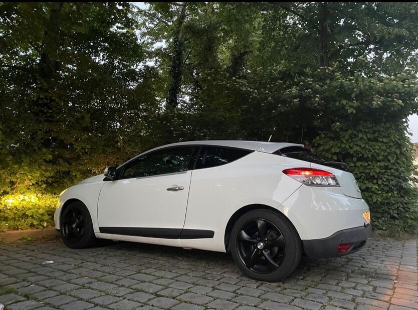 Renault Megane 142.000 km 3.999 € Grassau 83224