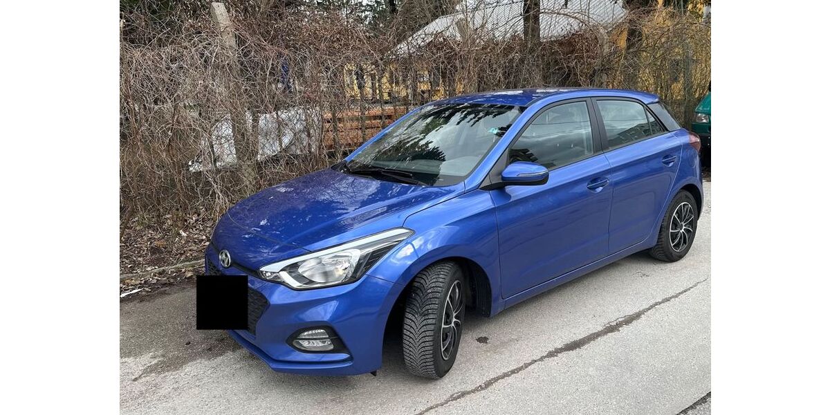 Hyundai i20 107.034 km 8.600 &euro; München 80637