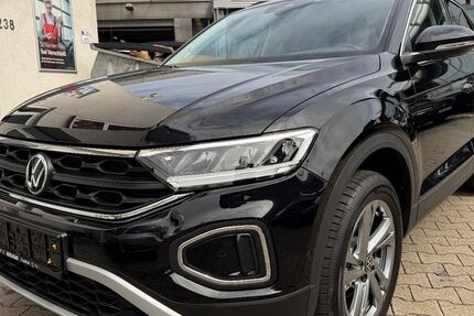VW T-Roc 29.865 km 27.850 &euro; Frankfurt am Main 65936