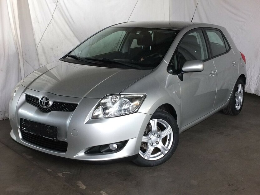 Toyota Auris 1.6i BLACK WEEK 25: SOL ALLE INSPEKTIONEN GA 174.885 km 4.908 € Köln 50858