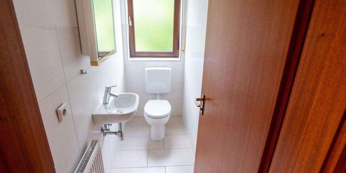 Etagenwohnung Singen - 4 Zimmer, 100 m&sup2;, 290.000&euro; | Angebot:25781556