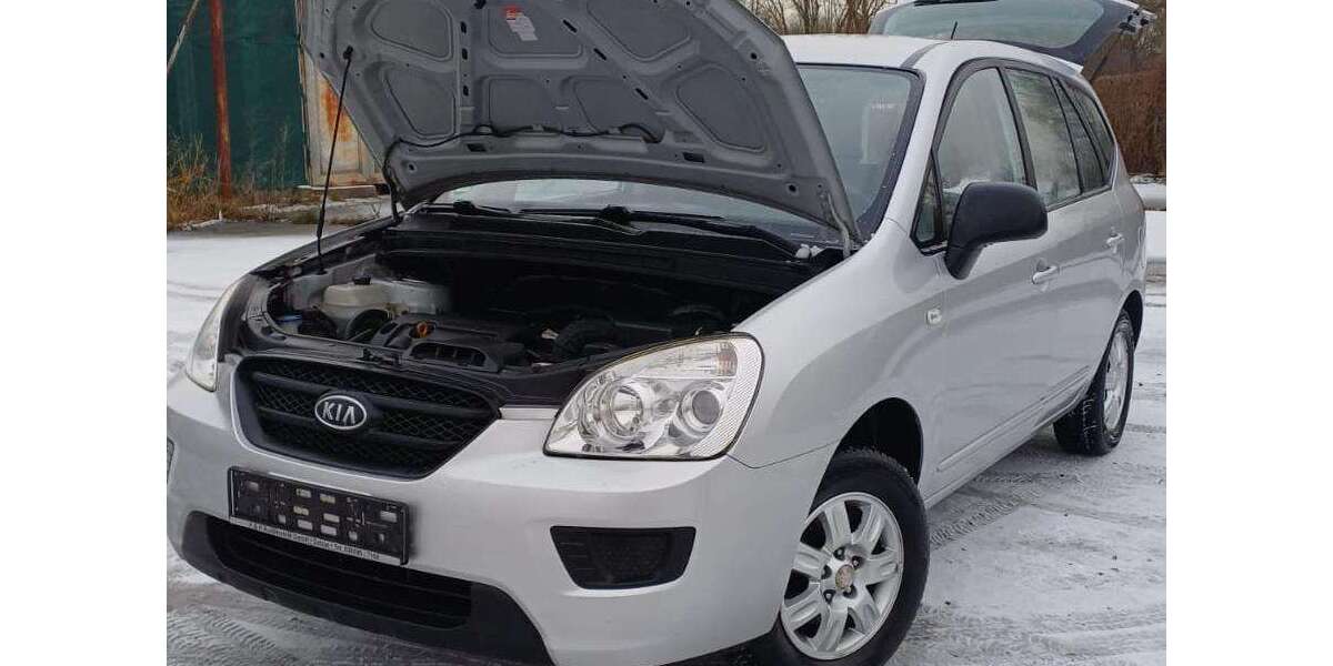 Kia Carens 155.000 km 3.700 &euro; Börgerende 18211