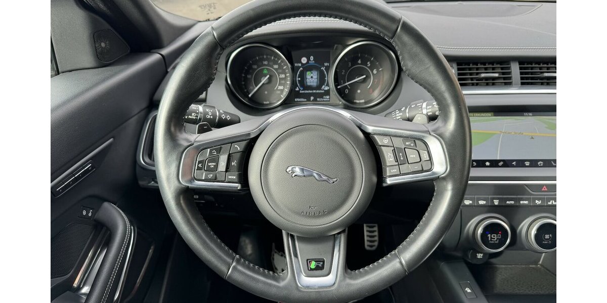 Jaguar E-Pace P250 R-Dynamic Black LED/Nav/VZE/Spur/ACC 70.425 km 23.990 € Leipzig 04347