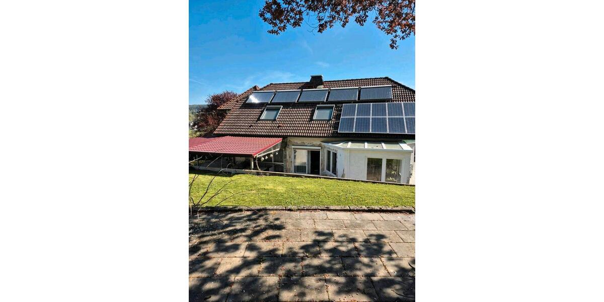 Einfamilienhaus Wächtersbach - 7 Zimmer, 260 m&sup2;, 2.400&euro; | Angebot:26359348