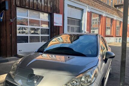 Peugeot 207 129.000 km 2.600 &euro; Esslingen 73732