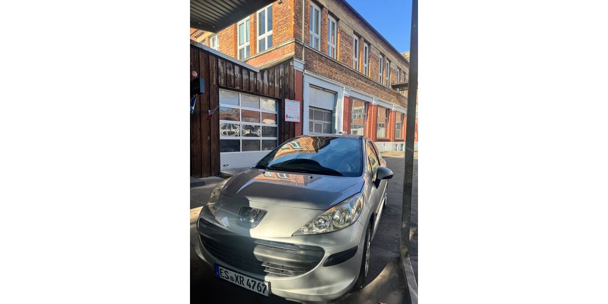 Peugeot 207 129.000 km 2.600 &euro; Esslingen 73732
