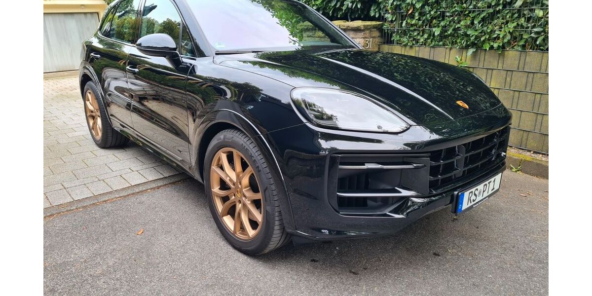Porsche Cayenne 19.200 km 93.750 &euro; Remscheid 42855
