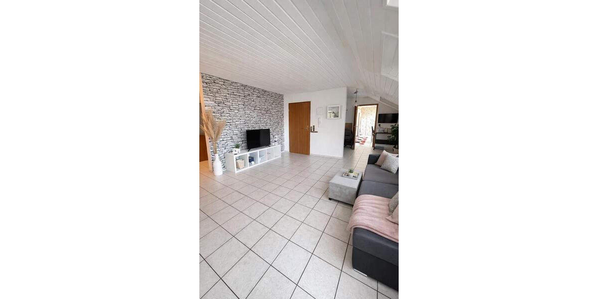 Dachgeschoßwohnung Mannheim Neckarstadt-Ost - 4 Zimmer, 102 m&sup2;, 265.000&euro; | Angebot:25768093