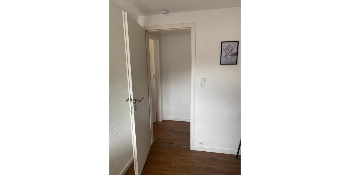 Dachgeschoßwohnung Stuttgart Luginsland - 3 Zimmer, 45 m&sup2;, 179.000&euro; | Angebot:26145432