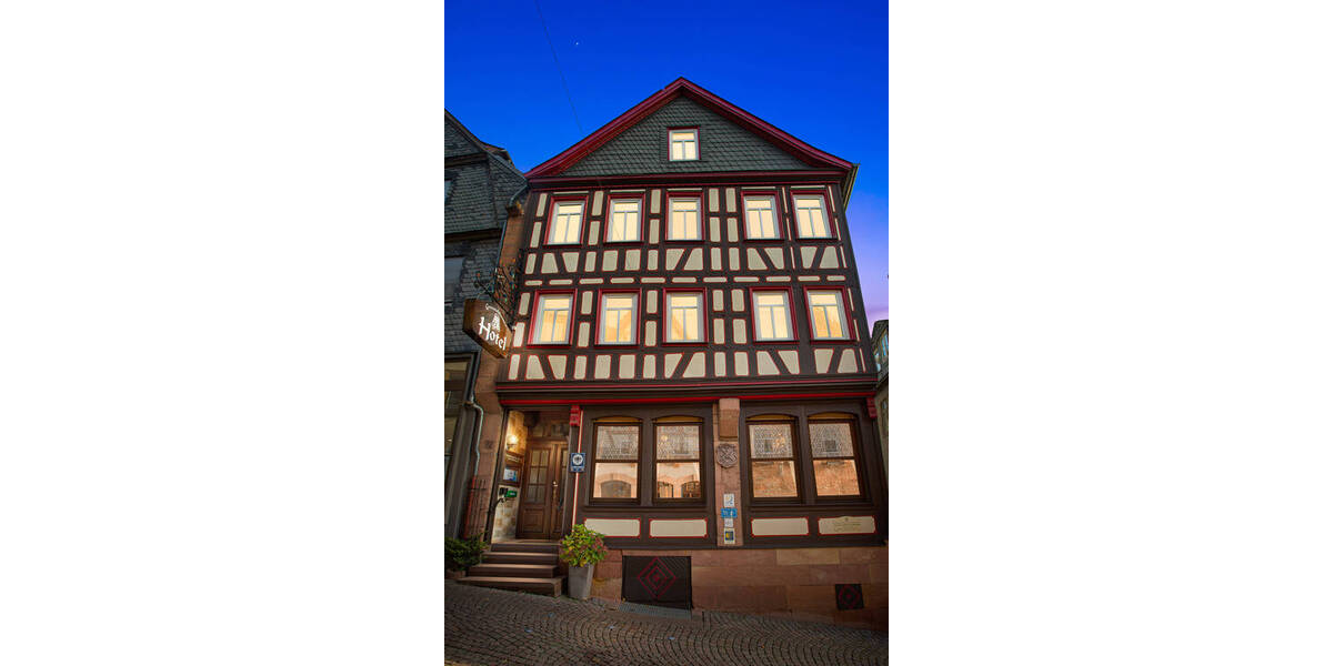 **Traditionshaus Grimmelshausen Hotel in der Barbarossastadt Gelnhausen** zimmer