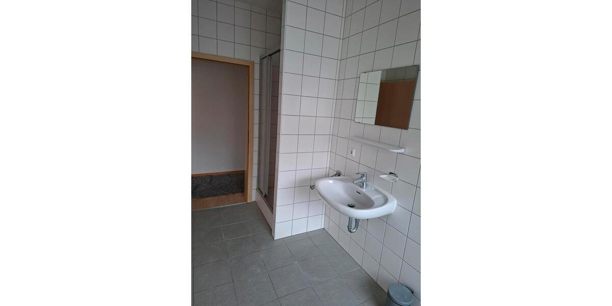 Erdgeschoßwohnung Regensburg Galgenberg - 4 Zimmer, 150 m&sup2;, 1.500&euro; | Angebot:24829066