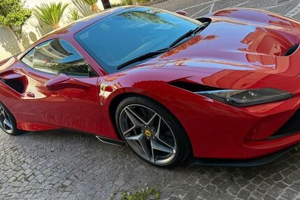 Ferrari F8 1.600 km 315.350 € Mühlenbach 77796