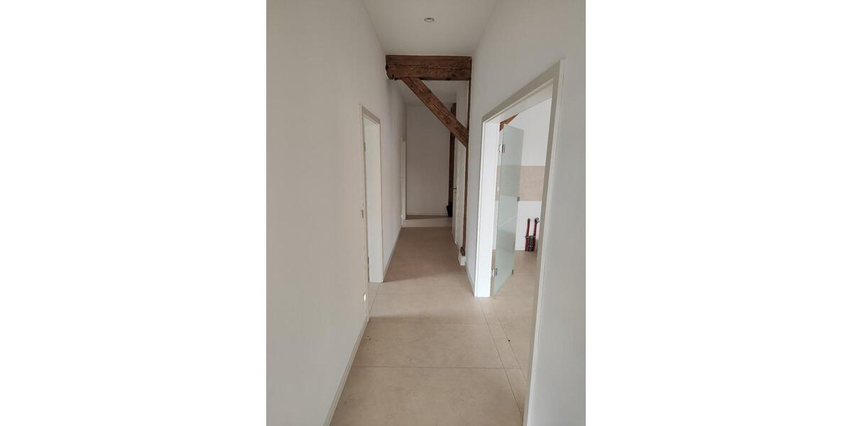 Erdgeschoßwohnung Güstrow - 5 Zimmer, 140 m&sup2;, 1.400&euro; | Angebot:26381991