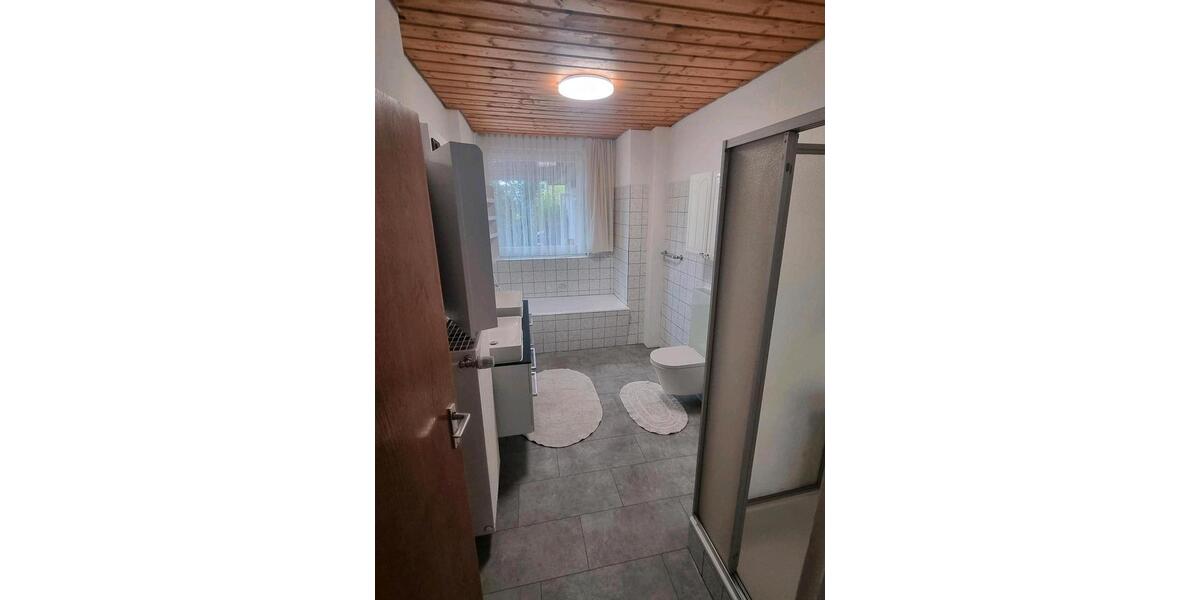 Erdgeschoßwohnung Höchberg - 5.5 Zimmer, 175 m&sup2;, 1.850&euro; | Angebot:26236110