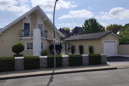 Attraktives Freistehendes Einfamilienhaus 7 zimmer