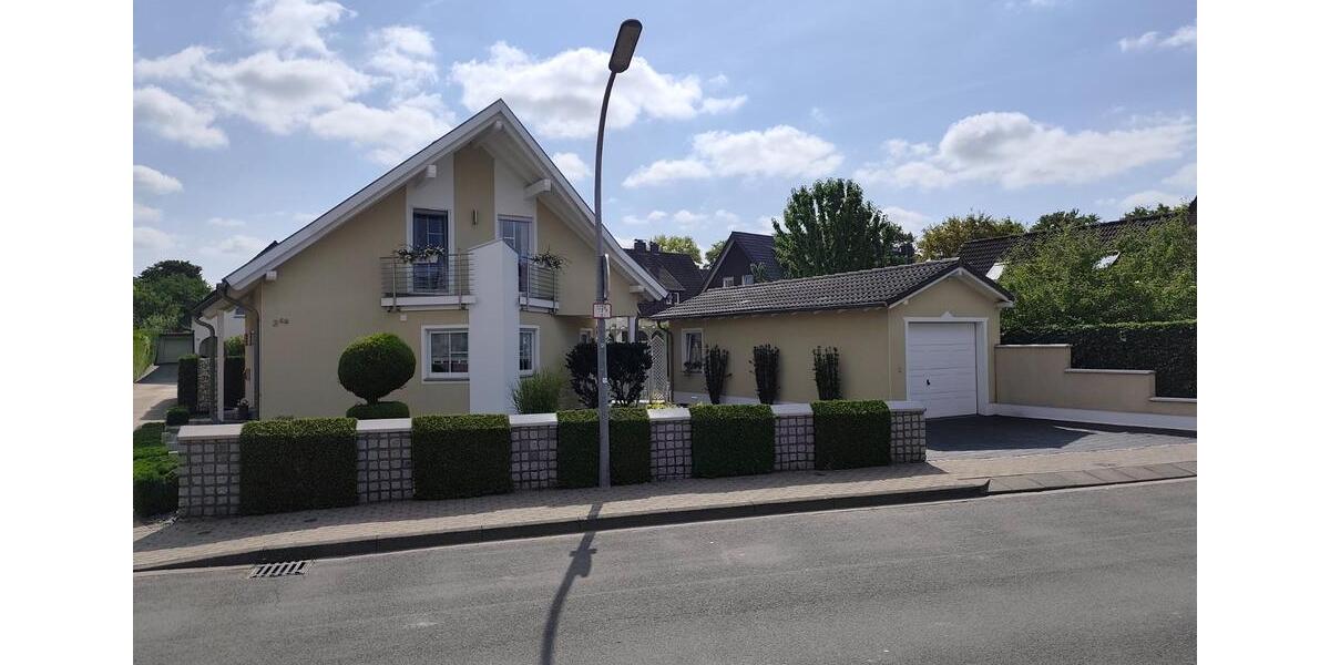 Attraktives Freistehendes Einfamilienhaus 7 zimmer