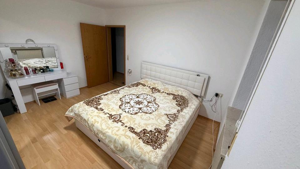 Etagenwohnung Bad Neustadt an der Saale - 2 Zimmer, 65 m&sup2;, 700&euro; | Angebot:25936863