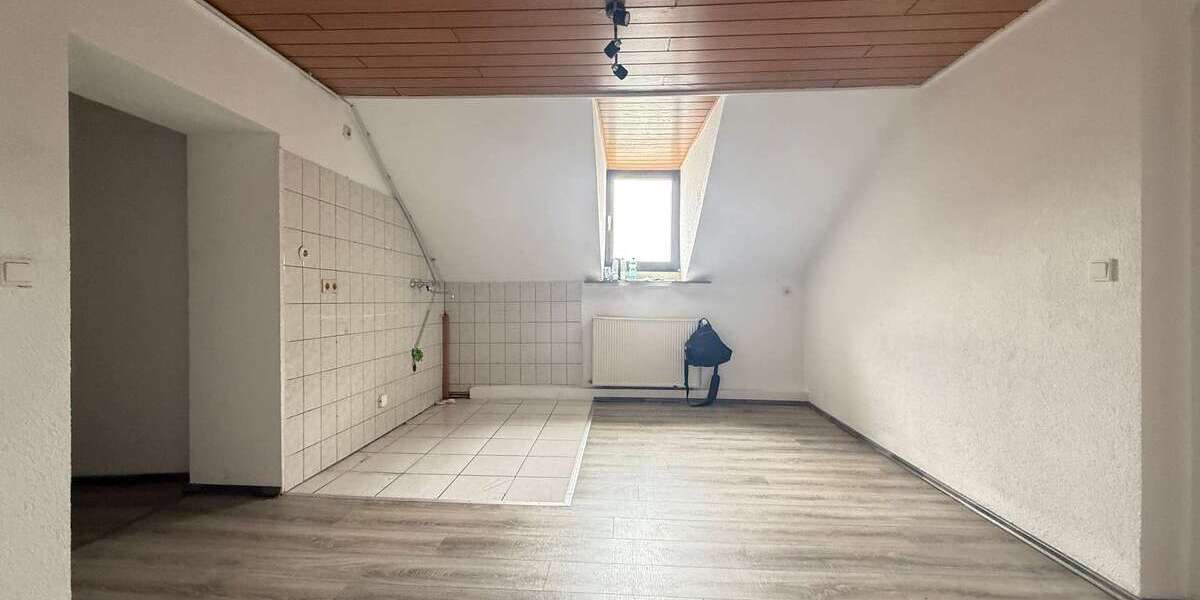 Gemütliche 3-Zimmer-Dachgeschosswohnung mit ca. 72 m² in Friedrichsthal-Bildstock - 3- Friedrichsthal | Angebot:27007927
