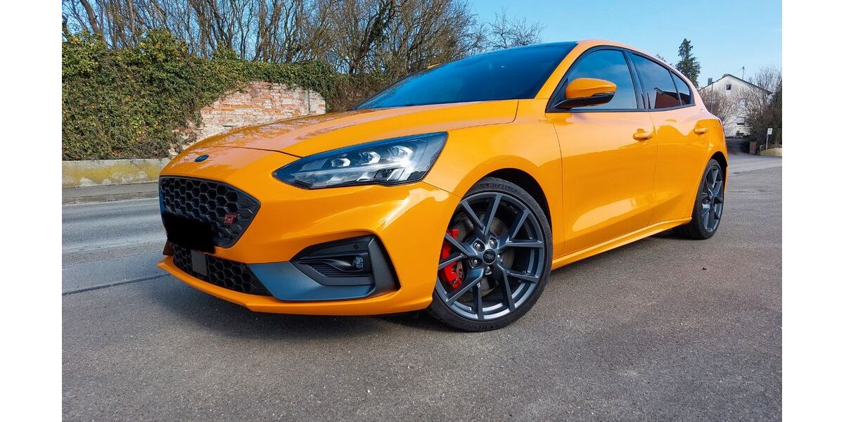 Ford Focus 58.289 km 26.300 &euro; Harthausen 89364