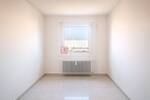 Top!! Attraktive 4-Zimmer-Wohnung mit Einbauküche und Stellplatz
