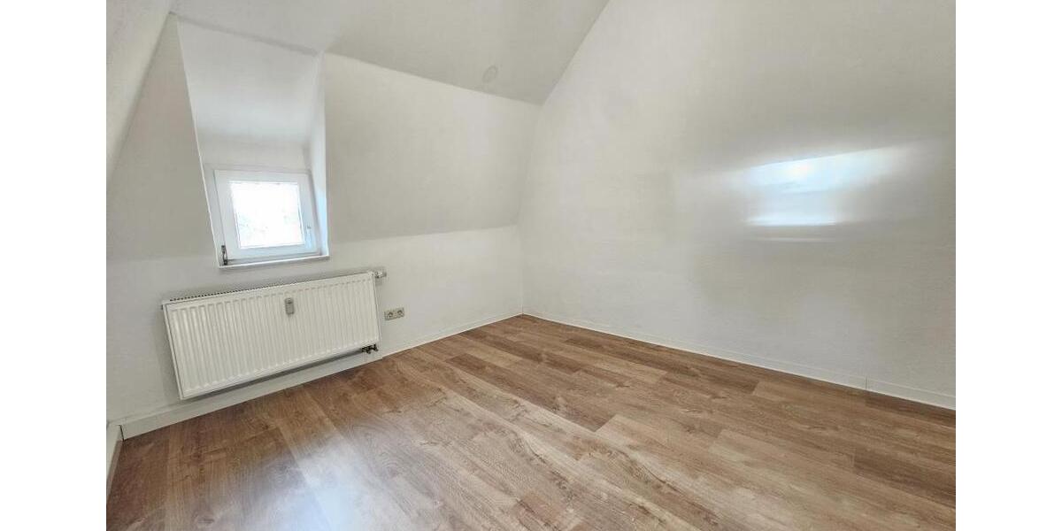Dachgeschoßwohnung Werdau - 3 Zimmer, 56 m&sup2;, 307&euro; | Angebot:26665630