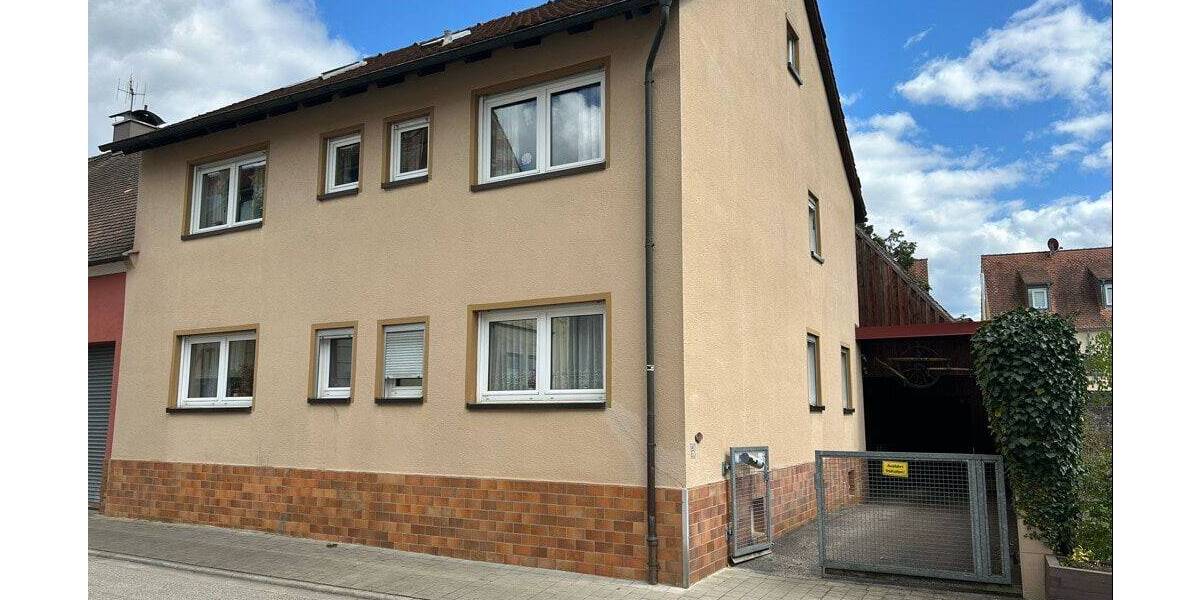 Einfamilienhaus Wassertrüdingen - 7 Zimmer, 180 m&sup2;, 215.000&euro; | Angebot:26858858
