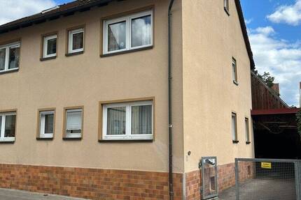 Haus Wassertrüdingen - 7 Zimmer, 180 m&sup2;, 215.000&euro; | Angebot:26858858