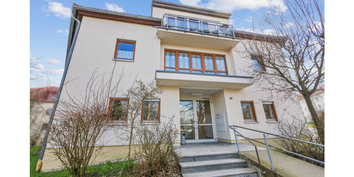 Neustadt (Sa): Barrierefreie Büro-Praxis-Studiofläche zum Verkauf - 120m2, 7 Zi. & 4 Stellplätze! zimmer