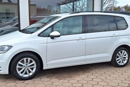 VW Touran 307.045 km 10.000 &euro; Stapelfeld 22145