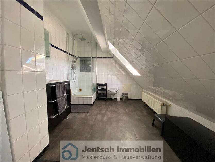 Sehr schöne Dachgeschoßwohnung im Zentrum Merseburgs zu verkaufen