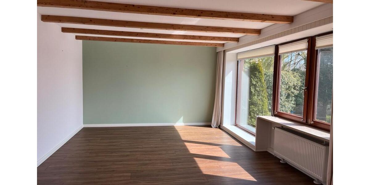 Etagenwohnung Kellinghusen - 9 Zimmer, 280 m&sup2;, 2.400&euro; | Angebot:26113327