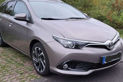 Toyota Auris 100.000 km 9.900 &euro; Eschweiler 52249