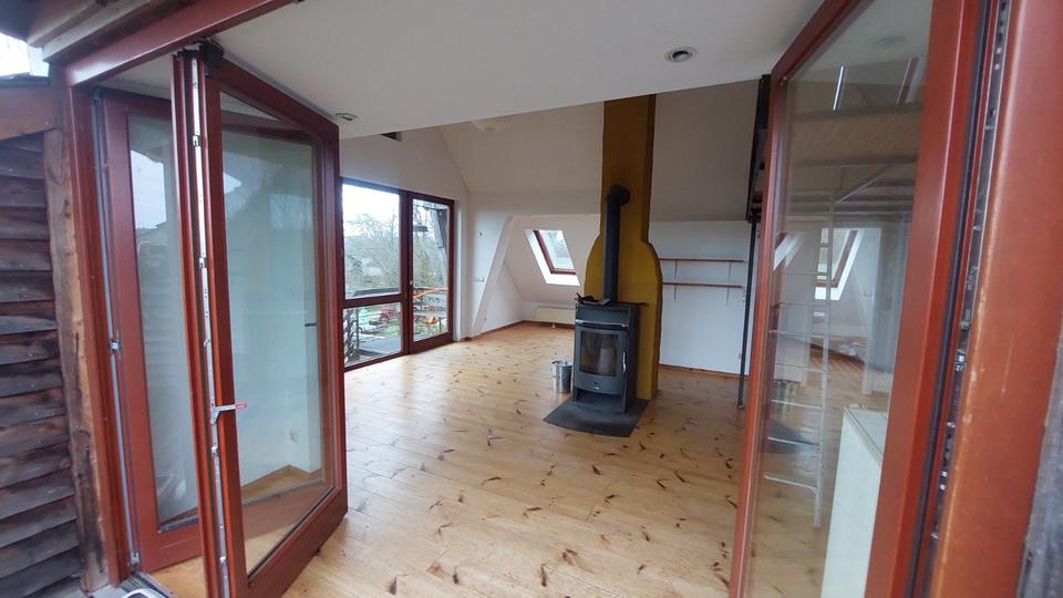 Schöne Studiowohnung unterm Dach, 55 qm 2 zimmer