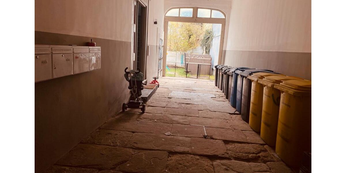Etagenwohnung Eisenberg - 1 Zimmer, 60 m&sup2;, 350&euro; | Angebot:26134113