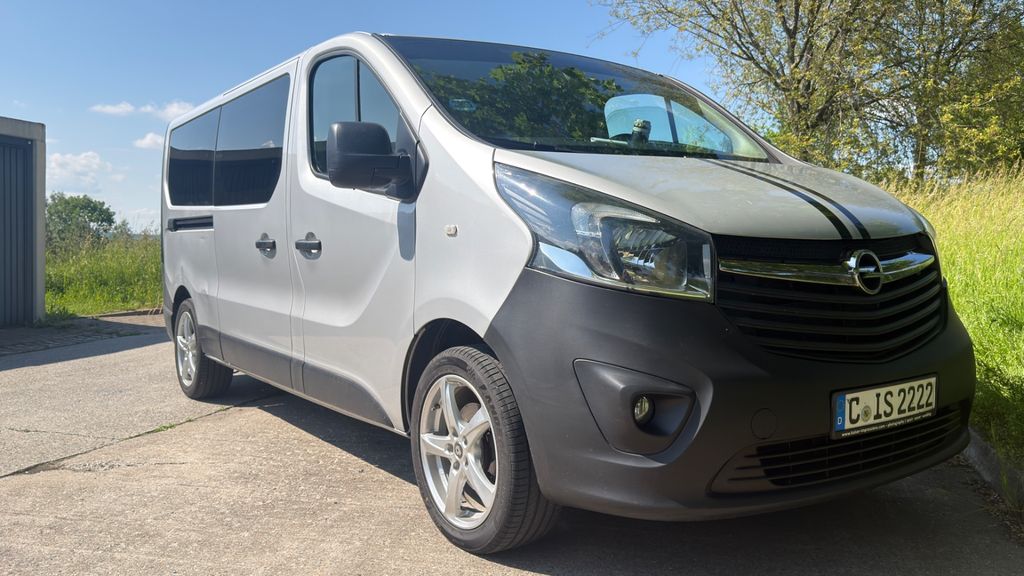 Opel Vivaro 218.000 km 9.900 &euro; Chemnitz 09123