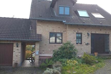 Einfamilienhaus mit Einliegerwohnung im Herzen von Much zimmer