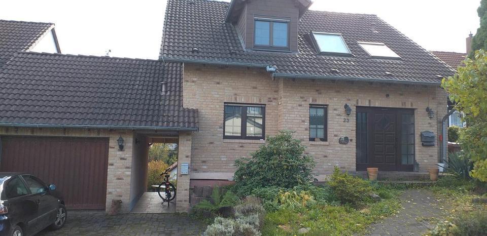 Einfamilienhaus mit Einliegerwohnung im Herzen von Much zimmer
