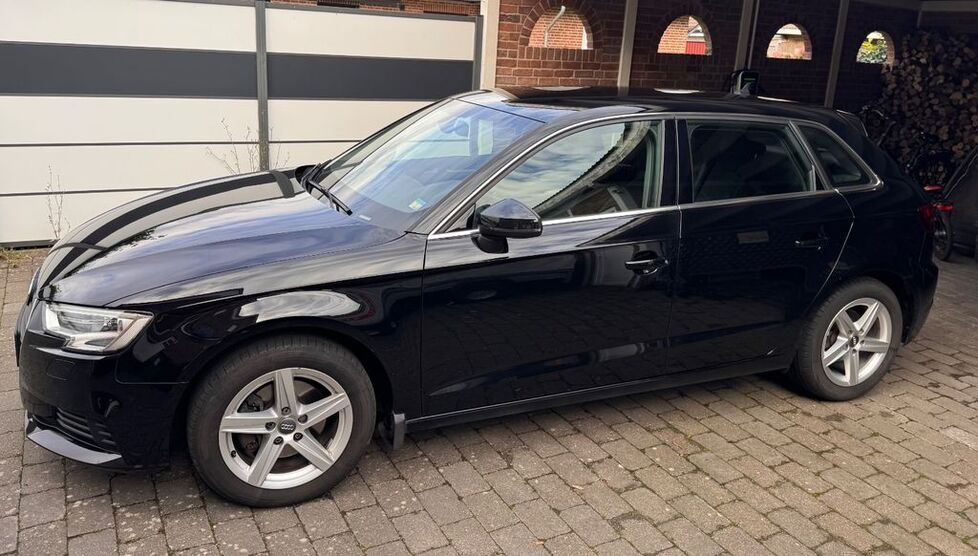 Audi A3 165.000 km 12.400 € Leck 25917