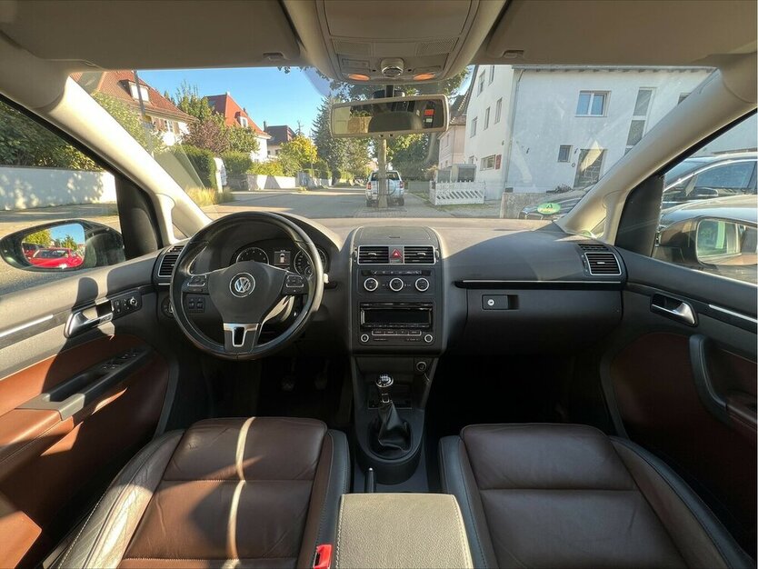 VW Touran Highline1.4 TSI Leder Pano 7-Sitzer 153.000 km 7.490 € Neckarsulm 74172