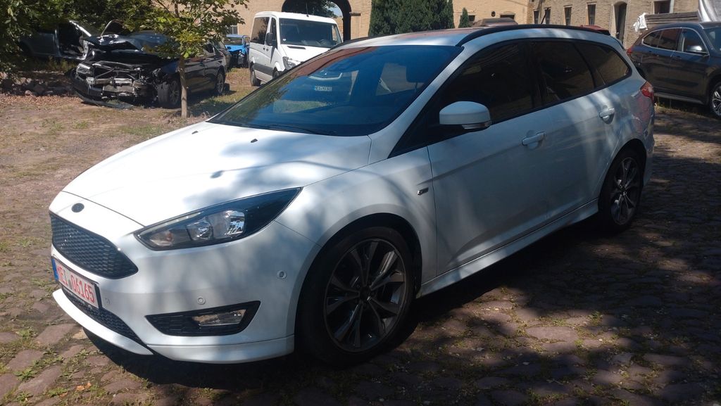 Ford Focus 66.000 km 9.800 &euro; Käbschütztal OT Deila 01665