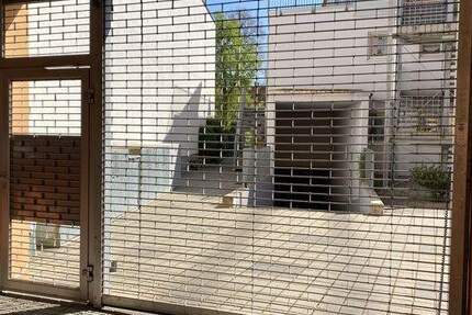 ***Tiefgaragenstellplatz zu vermieten am Domplatz*** zimmer