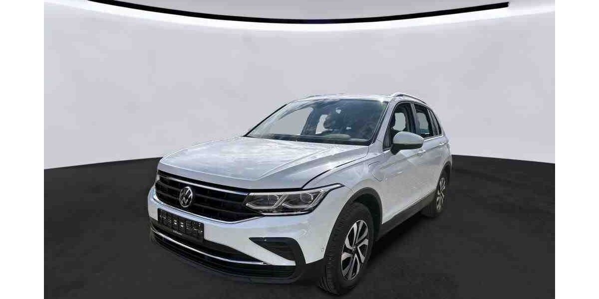 VW Tiguan 28.600 km 28.930 &euro; Überlingen 88662